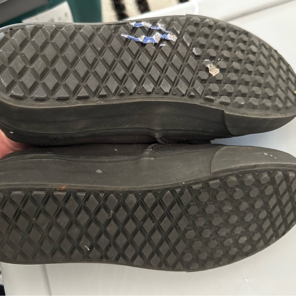 Vans NonSlip shoes. - Picture 2 of 4